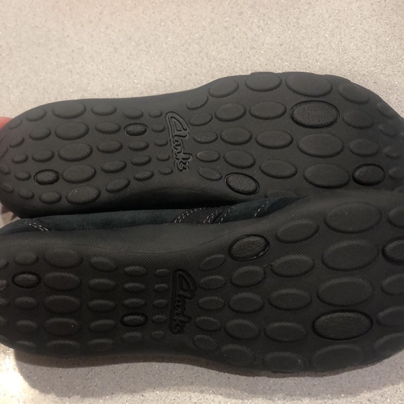 Clarks sz 6.5 “Collections” Black Suede, Ultimate Comfort, Cushion Feel Insole - Picture 6 of 6